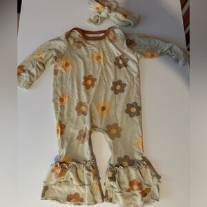 Bell bottom floral onsie 3-6 months